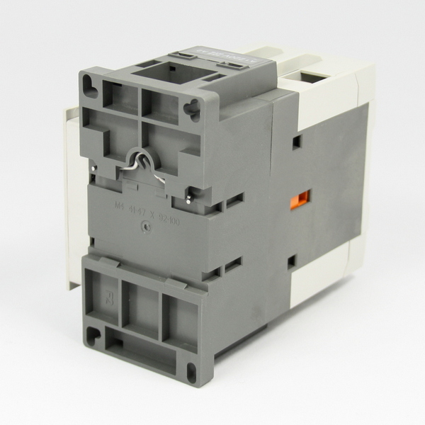 Contator_tripolar_50A_110V_220V_380V_NA_NF_LSIS_MC50_b